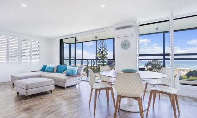 Northern Rivers Apartamento | Kirra Waves - Apartamento de lujo de 2 dormitorios frente al mar