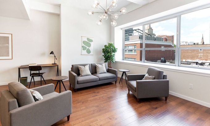 Central Business District Apartamento | Kislak 302 Spacious 1BR in Heart of Downtown