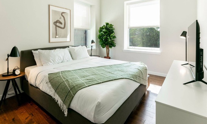 Central Business District Apartamento | Kislak 403 Luxurious 2BR Retreat Above the City