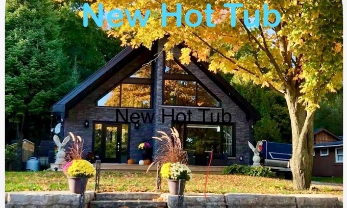Wiarton Casa | Kiss & Bond Water View ,4 -Seasons address 132 Bruce rd 9 , Wiarton , Ontario