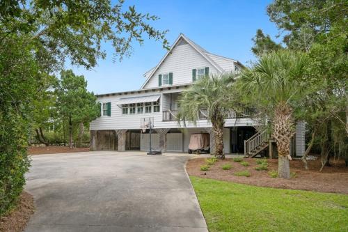Debordieu Colony Casa | Kitchens Beach House home by Peace Vacations