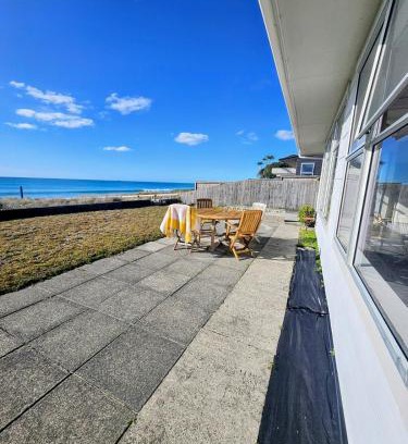 Papamoa Beach Casa | kiwi living on the beach
