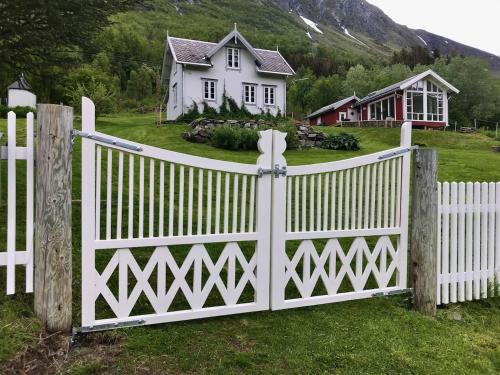 Lyngen Casa | Kjosen Lodge, Lyngen.