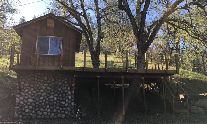 Klamath River Cabaña | Klamath River Ca Treehouse