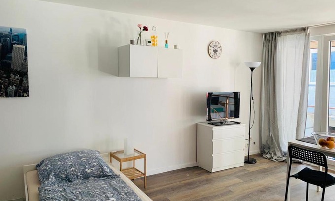 Leverkusen Apartamento | Kleine Wohnung im Herzen von Leverkusen Opladen