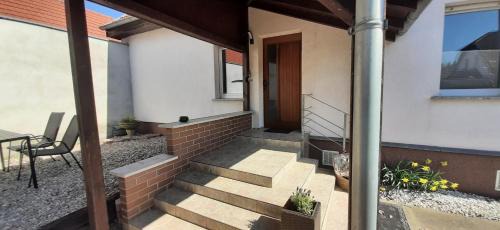Cottbus Apartamento | Kleines Haus in Cottbus-Wilmersdorf ca 80m2