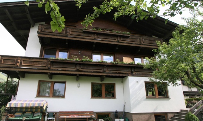 Hippach Apartamento | Klocker by Interhome