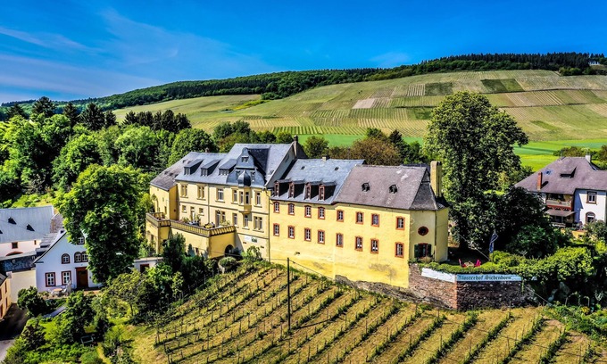 Maring-Noviand Apartamento | Klosterhof Siebenborn - Wohnen Sie auf Einem Historischen Weingut
