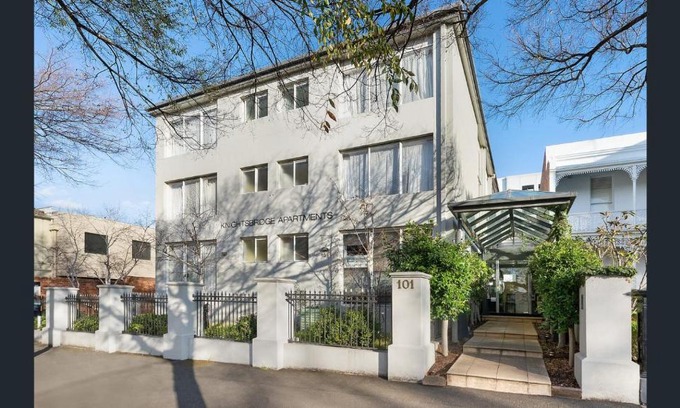 East Melbourne Apartamento | Knightsbridge Apartments