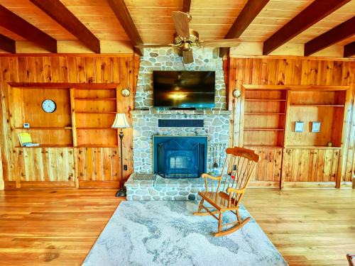 Halifax County Cama Y Desayuno | Knotty Pines Oceanside Inn