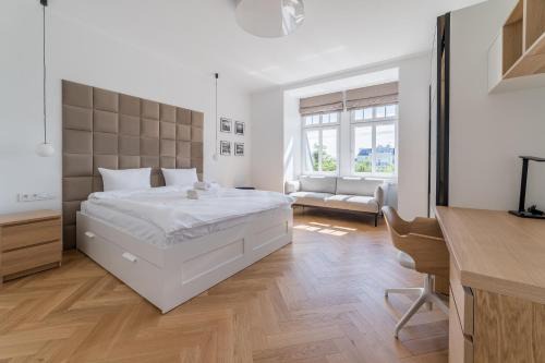 Jezyce Apartamento | Kochanowskiego Luxury Apartment by BookingHost