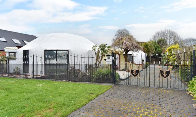Burnside Casa | Koepel House - Christchurch Holiday Homes