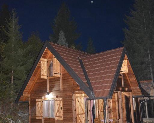 Beserovina Casa | Koljeba Makica i Ikica