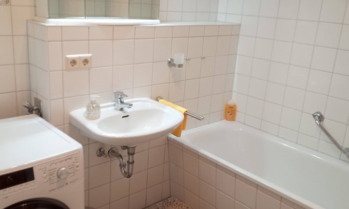 Sudstadt Apartamento | Komfortapartment am Tierpark mit 2 Balkonen