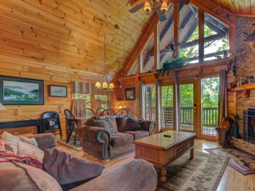 Black Bear Falls Casa | Komfy Kozy