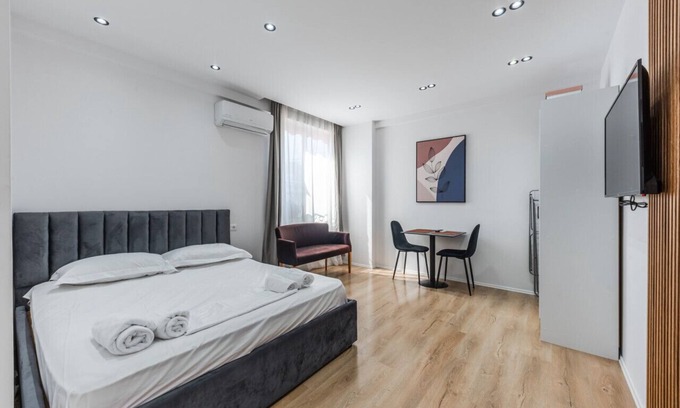 Tirana Apartamento | Kondo Stays - Atelier Apartment 4