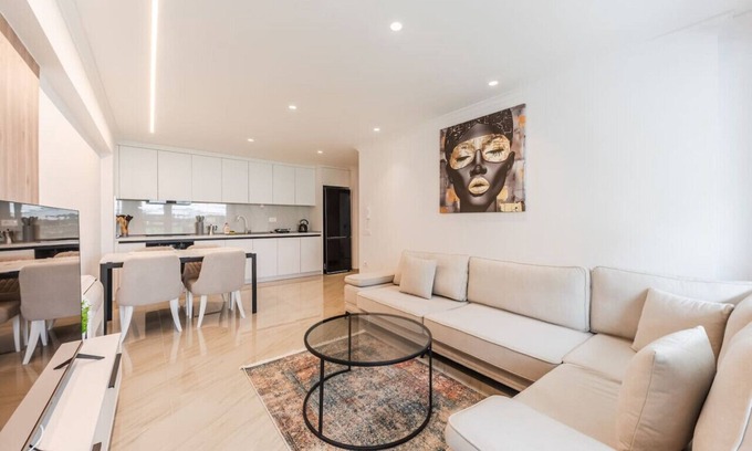 Tirana Apartamento | Kondo Stays - Mumba Apartment 1