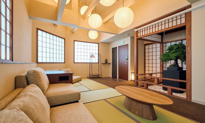 Minato Casa | KONJAKUSO Osaka TempozanSHOHAKU Pine Tree / Osaka Ōsaka
