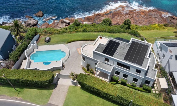 Avalon Beach Casa | Kookaburra - Oceanfront 4-Bed with Amazing Views