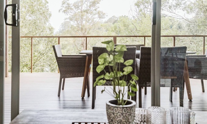 North Maleny Casa | Kookaburra - Private One Bedroom Cottage with Lake View