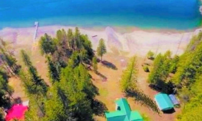 Balfour Cabaña | Kootenay Lakehouse-COTTAGE-680 'Beach, Dock & Firepit- 4 ac flat flat by the Bay
