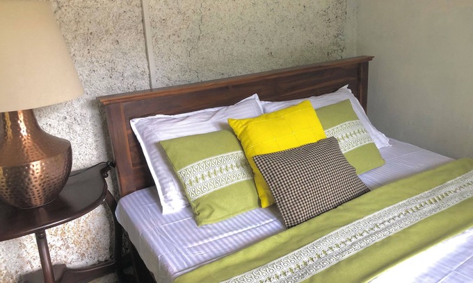 Bandarawela Cabaña | Koshi's Country Cottage Ella, cozy pet-friendly cottage, close to Pekoe Trail.