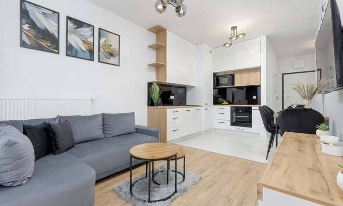 Praga Polnoc Apartamento | Kotsisa 8C | Modern Apartment | Parking