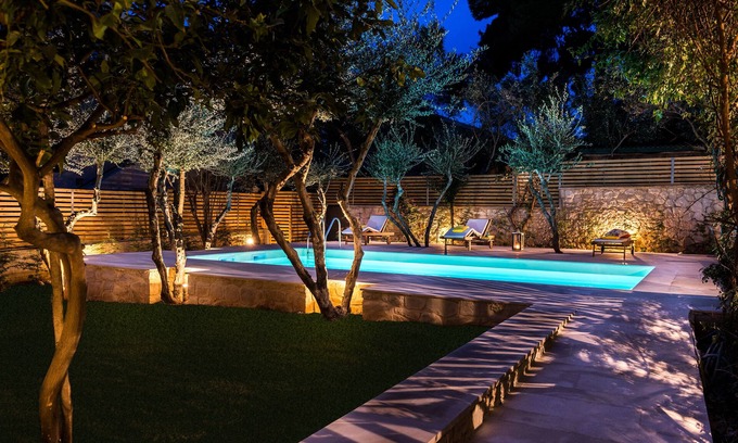 Chania Town Villa | Koukounari villa de lujo con piscina. ¡Un paraíso eterno cerca de la ciudad!