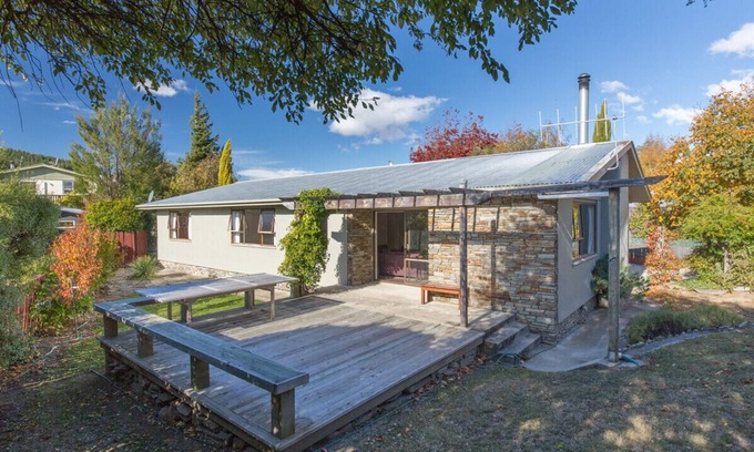 Wanaka Cabaña | Kowhai Cottage - Wanaka Holiday Home