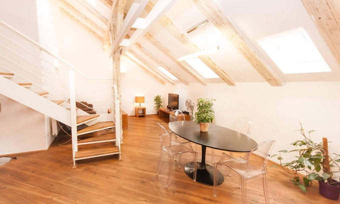 Stare Mesto Apartamento | Kozna Loft 5BR, 3BA Penthouse Apartamento en Prague Old Town, Gran City View