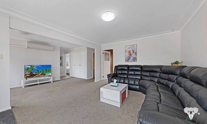 Blacktown Casa | KozyGuru | Blacktown | Peaceful 3B House