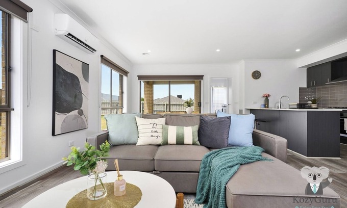 Pakenham Casa | KozyGuru | Pakenham | Comfortable 4-Bedroom House