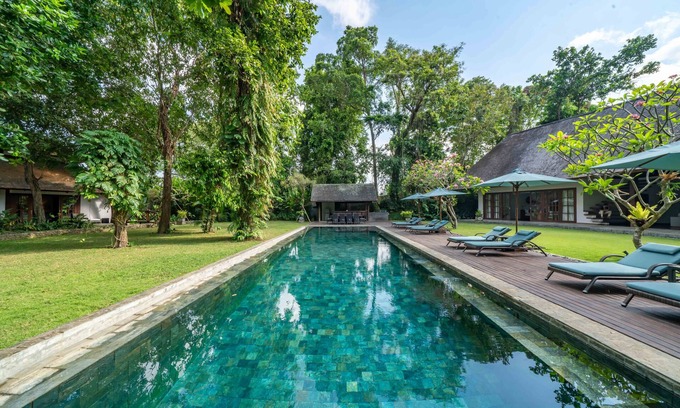 Padonan Casa | KR7001 - 7 Bedroom Villa in Kerobokan