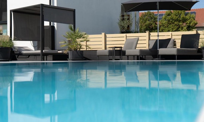 Illmitz Hotel | Kracher Hotel Doppelzimmer - für maximal 4 Personen inklusive Pool