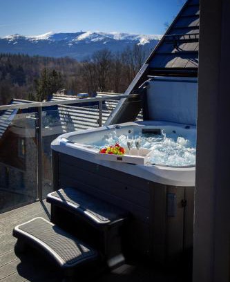Szklarska Poreba Apartamento | Kras-Resort Apartament 301 i 303 z widokiem na góry, prywatnym jacuzzi na tarasie i sauną
