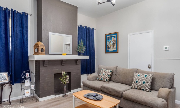 Highland Historic District Casa | Krewe of Hot Dog