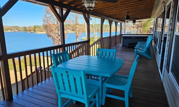 Cross Hill Cabaña | Kristen's Lakeside Retreat with hot tub!