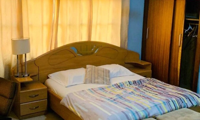 Accra Cabina | kshoes lodge (Executive Room)