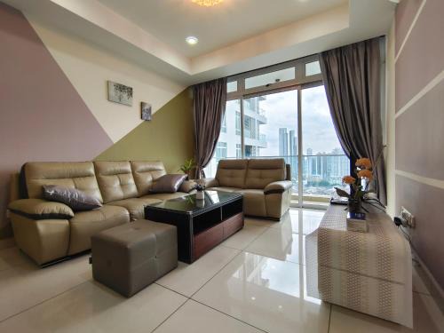 Taman Century Apartamento | KSL City Mall 3BR@7-8pax Private Lift & City view+WIFI