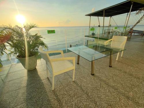Catmon Casa | Kums Vacation Beach House in Catmon