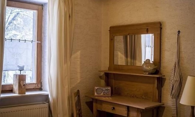 St. Oswald Apartamento | Se pueden encontrar artesanías con cosas preciosas en la tienda del hotel.