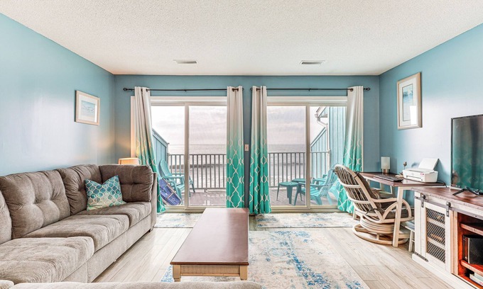 Kure Beach Condominio | Kure Beach Condo w/ Panoramic Ocean Views!