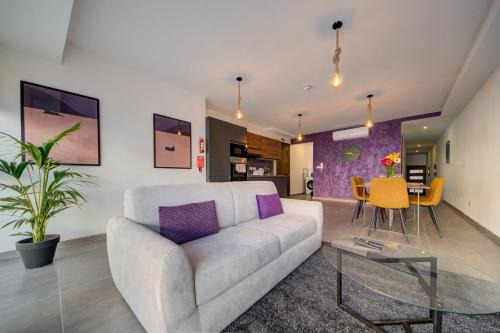 Tal-Ghoqod Apartamento | Kuya 3BR Modern Apt By JL