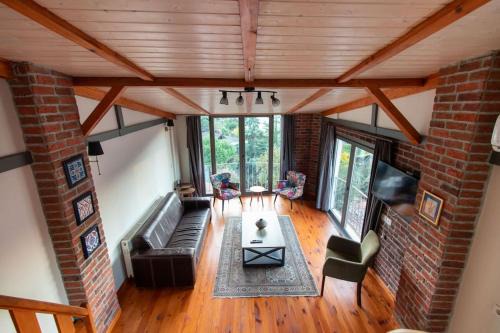 Uskudar Apartamento | Kuzguncuk Retreat W Stunning Views and Local Charm