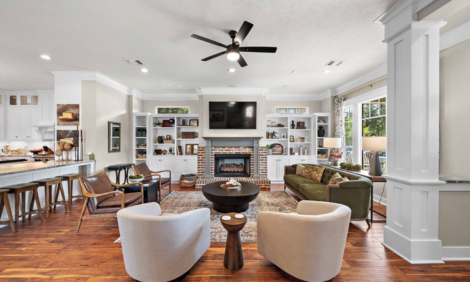 College Park Casa | @ Kyle Field | Luxury | Hot-Tub | Amazing Outdoors