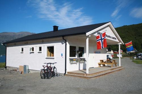 Samuelsberg Otro | Løkvollstranda camping As