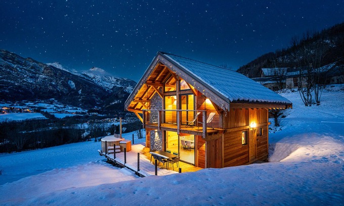 Saint-Jean-Saint-Nicolas Chalet De Esquí | L'érable Chalet 2 Chambres Pierres et Bois Avec Bain Nordique