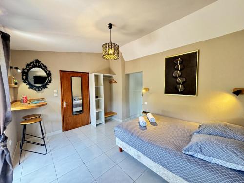 Funay - Bruyeres Apartamento | L'Abbaye de l'Epau - Jardin - Rivière