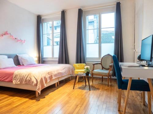 Verdun Apartamento | L'Amour de la Paix - City center - Garden - Near station - SmartTV65" Netflix & PrimeVideo - Warm cozy vibe - Free parking nearby with CCTV - Managed by Presta-Zen'Services