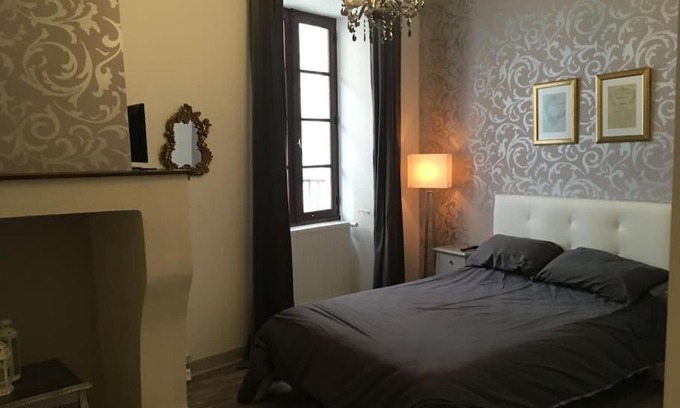 Confolens Casa | L'ancienne Forge - a stylish medieval holiday home
